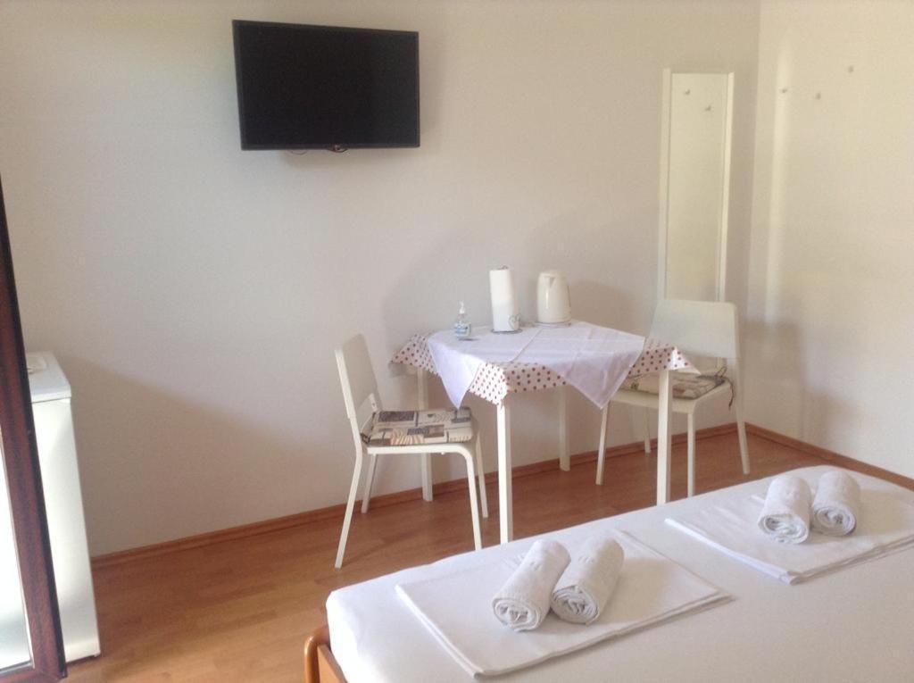 Blue House Apartment Макарска Екстериор снимка