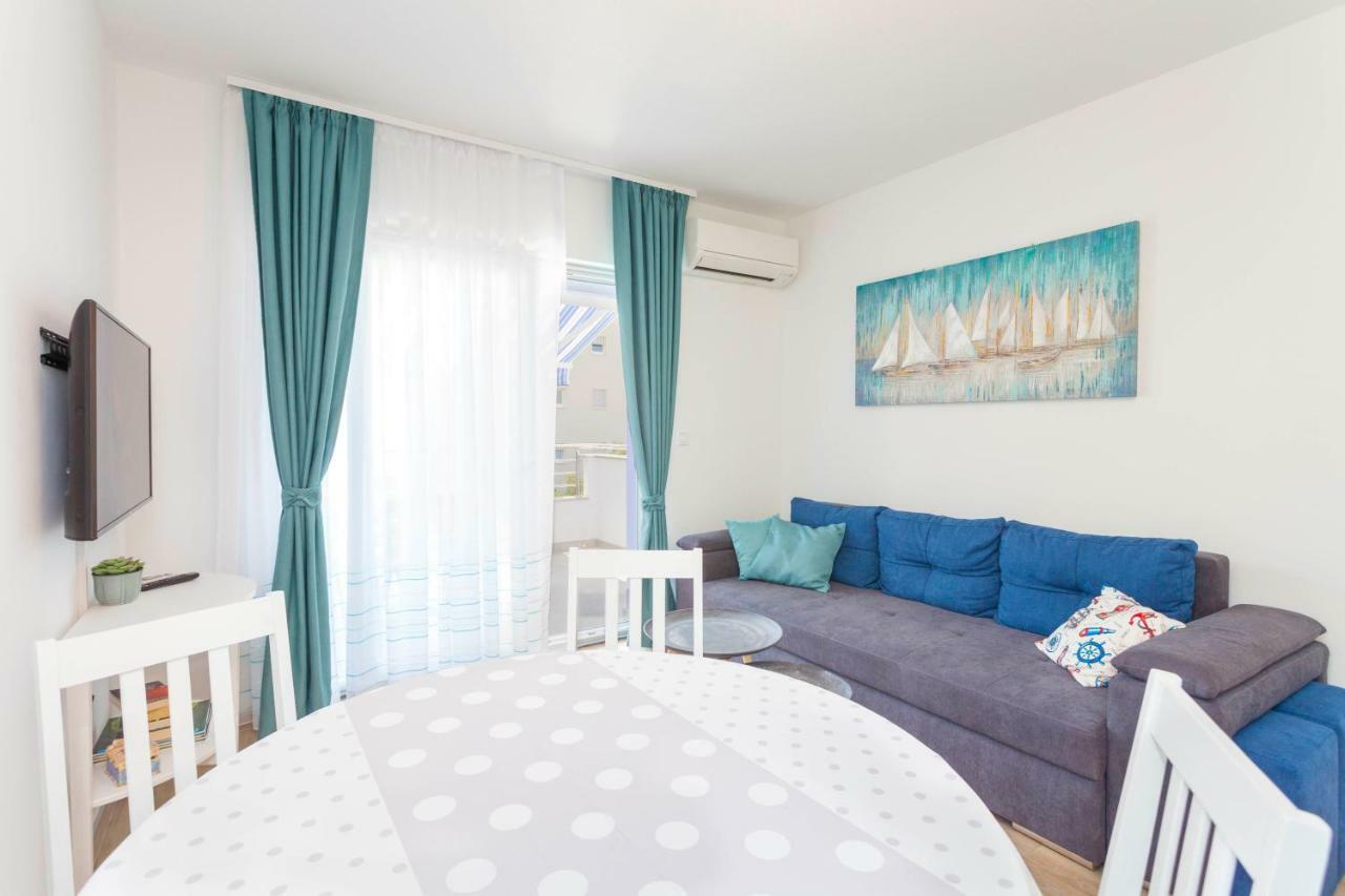 Blue House Apartment Макарска Екстериор снимка