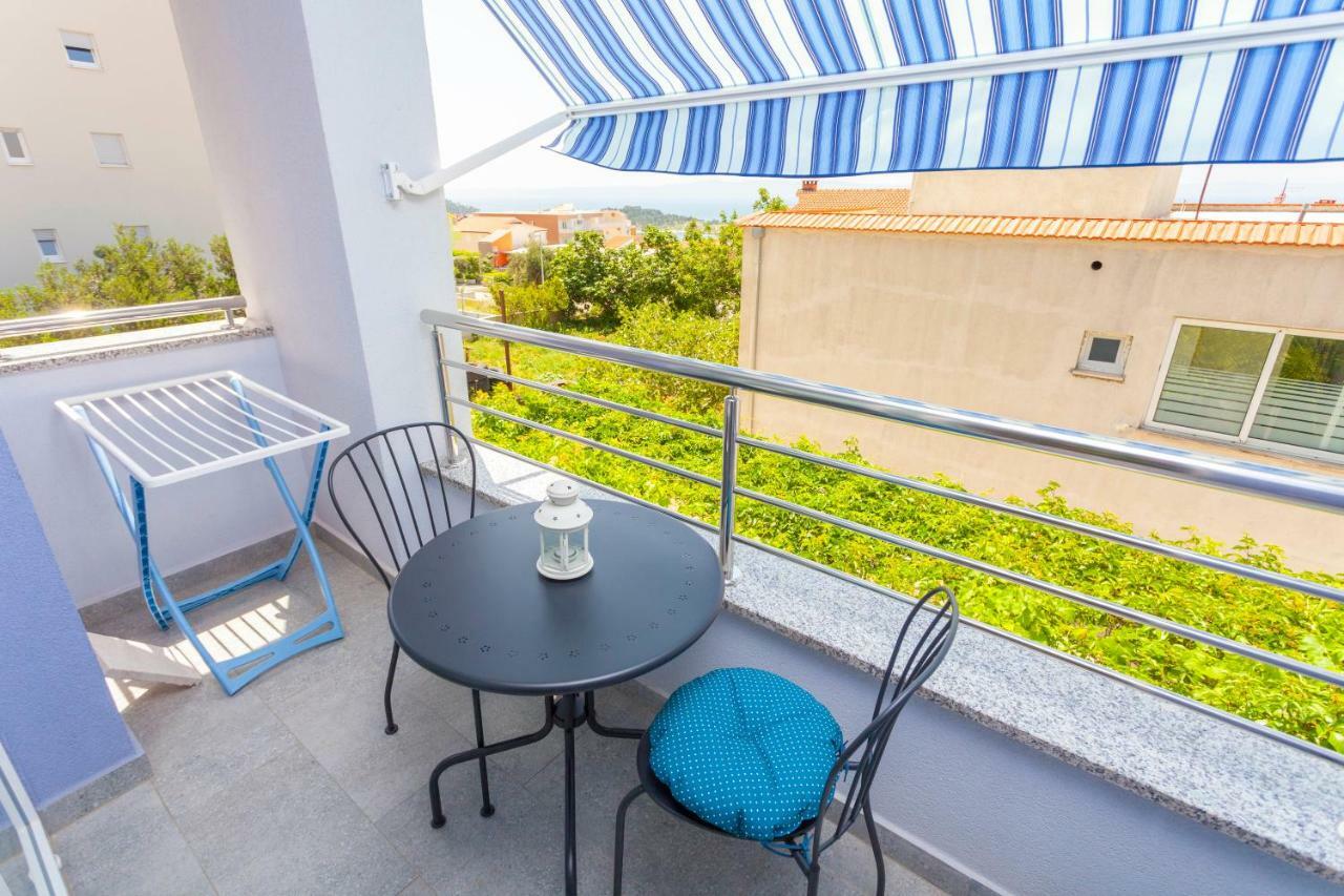 Blue House Apartment Макарска Екстериор снимка