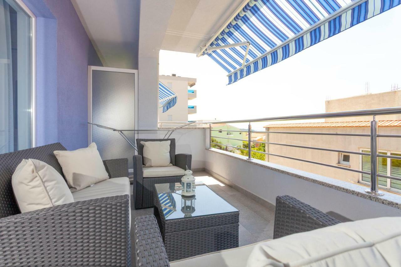 Blue House Apartment Макарска Екстериор снимка