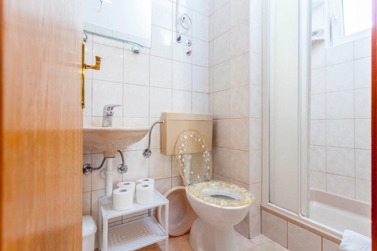 Blue House Apartment Макарска Екстериор снимка
